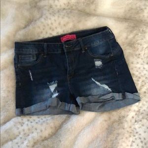 Wax low rise jean shorts size medium